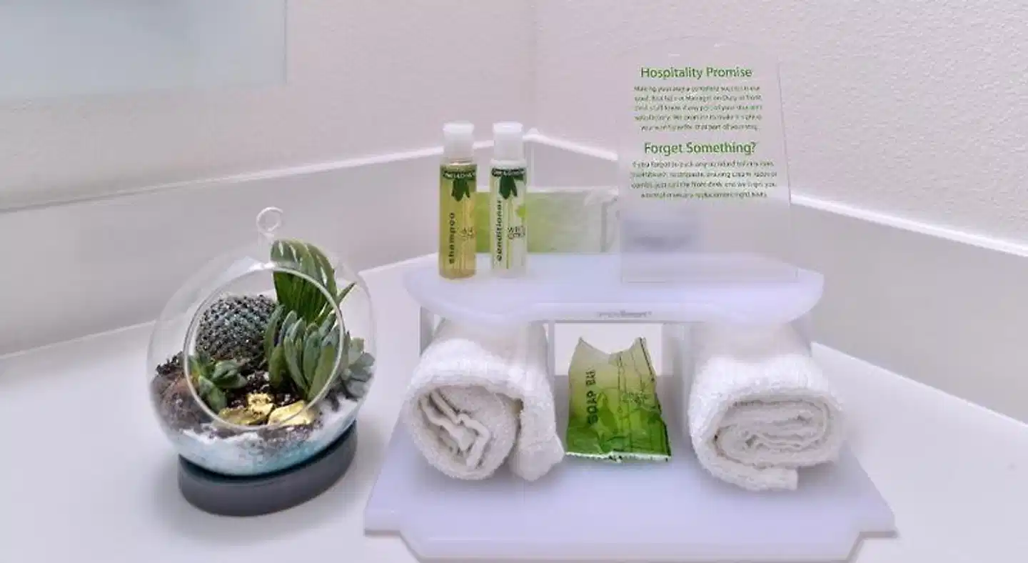 Holiday Inn Express & Suites San Diego - Mission Valley Lobby