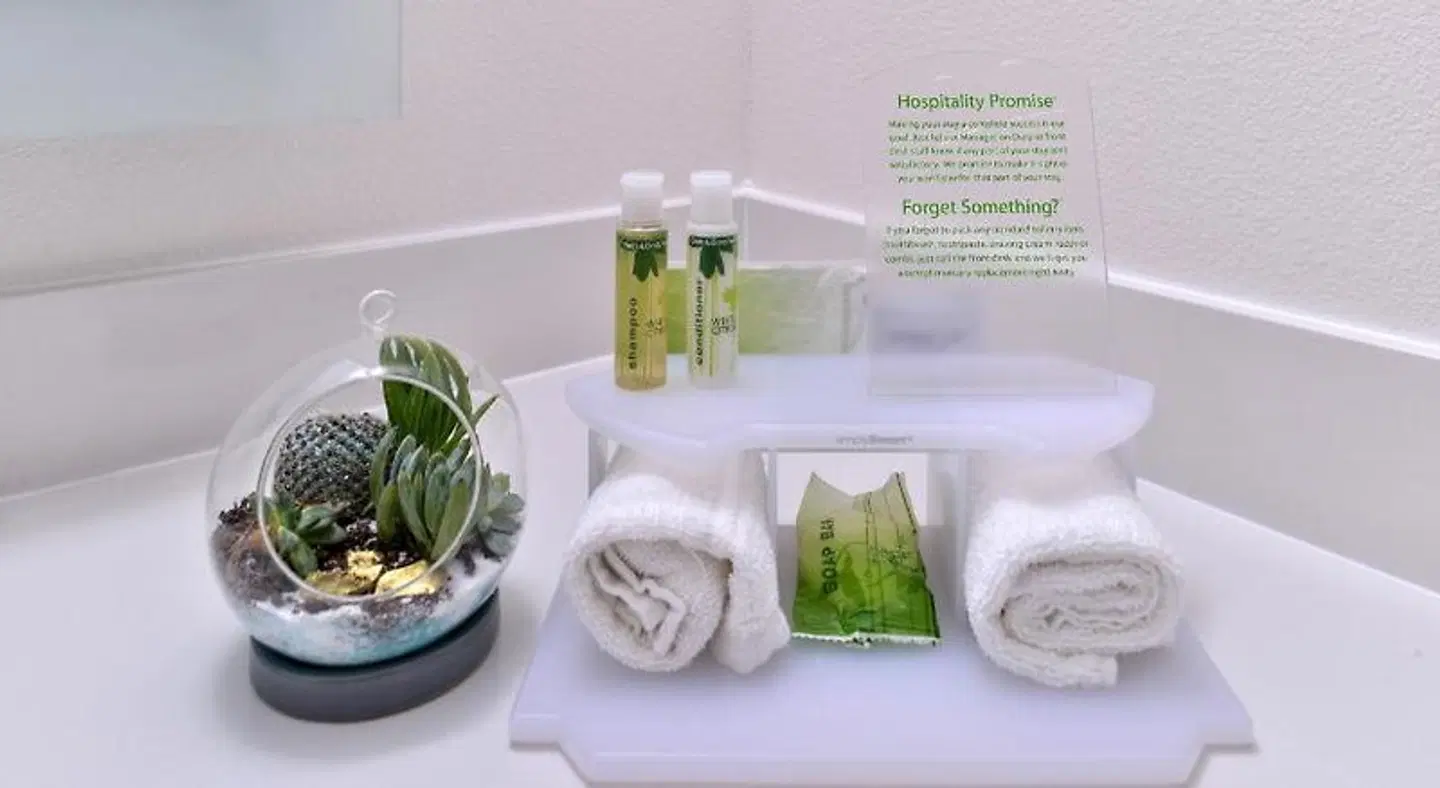 Holiday Inn Express & Suites San Diego - Mission Valley LOUNGE_LOBBY