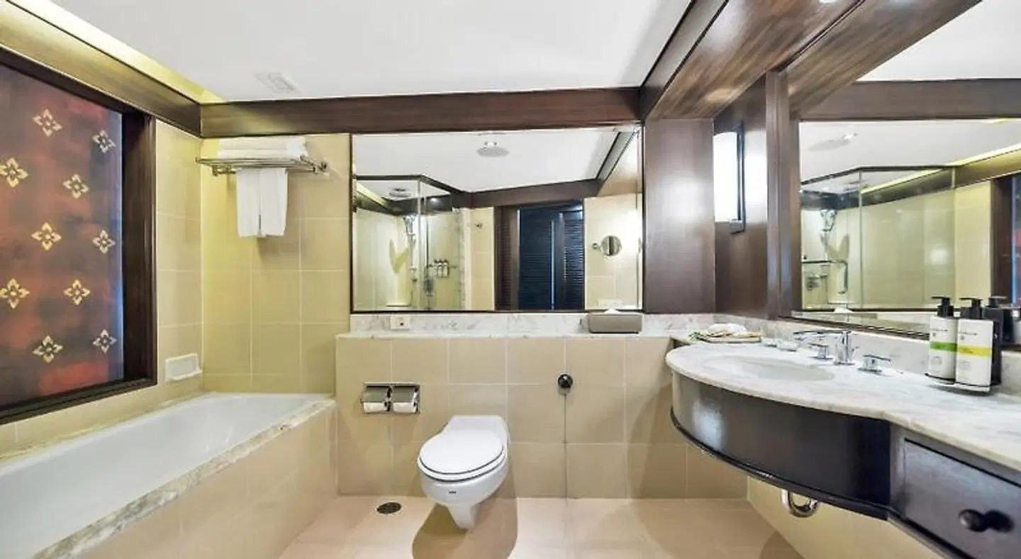 Pullman Phuket Karon Beach Resort Badezimmer