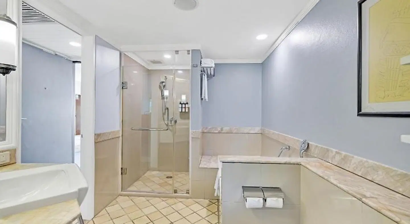 Pullman Phuket Karon Beach Resort Badezimmer