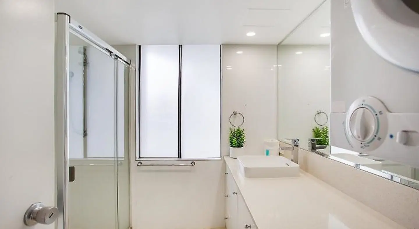 Broadbeach Pacific Resort Badezimmer