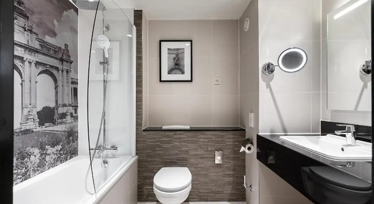 Radisson Collection Hotel, Grand Place Brussels Badezimmer