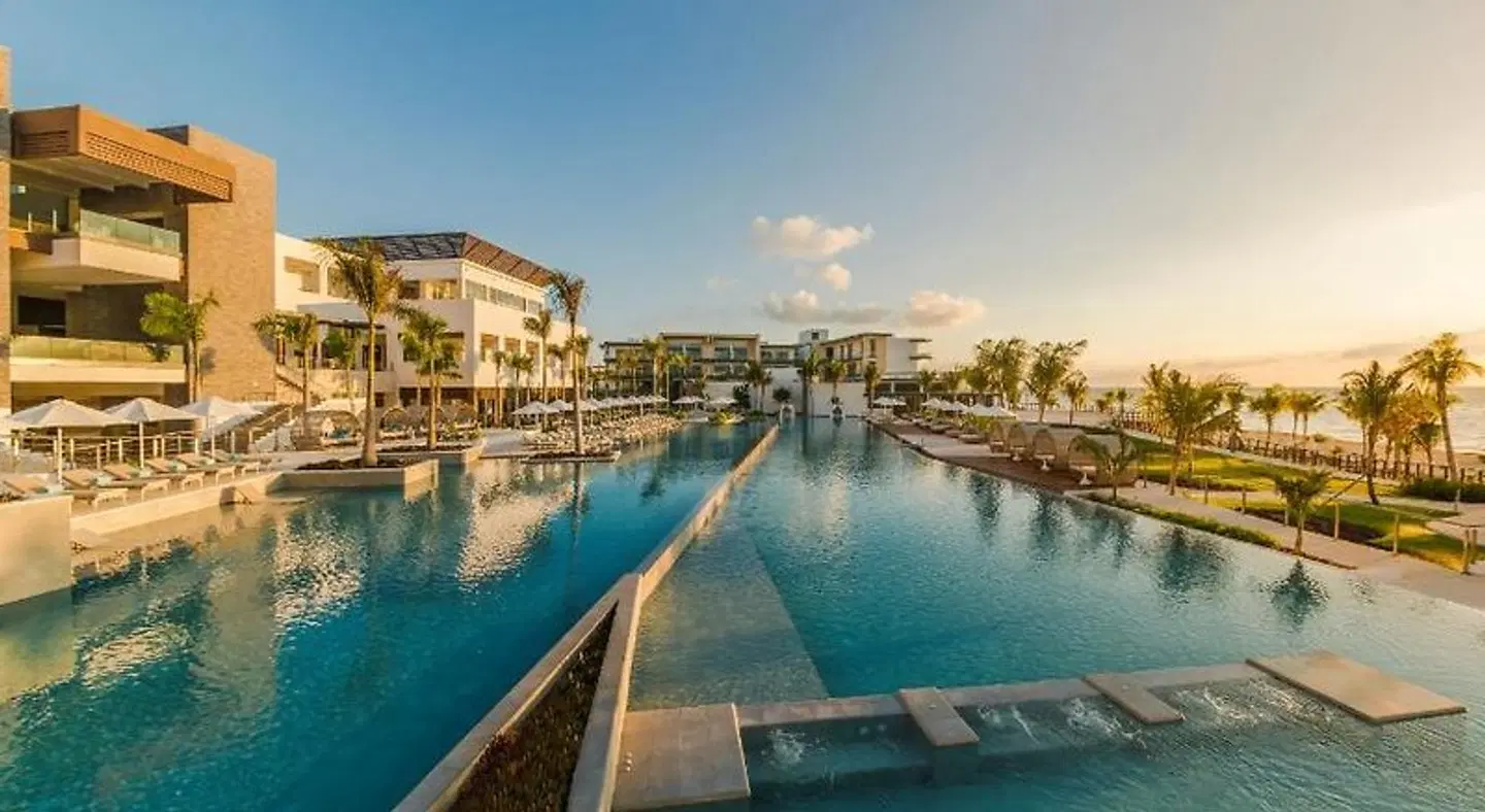 Haven Riviera Cancun OUTDOOR_POOL