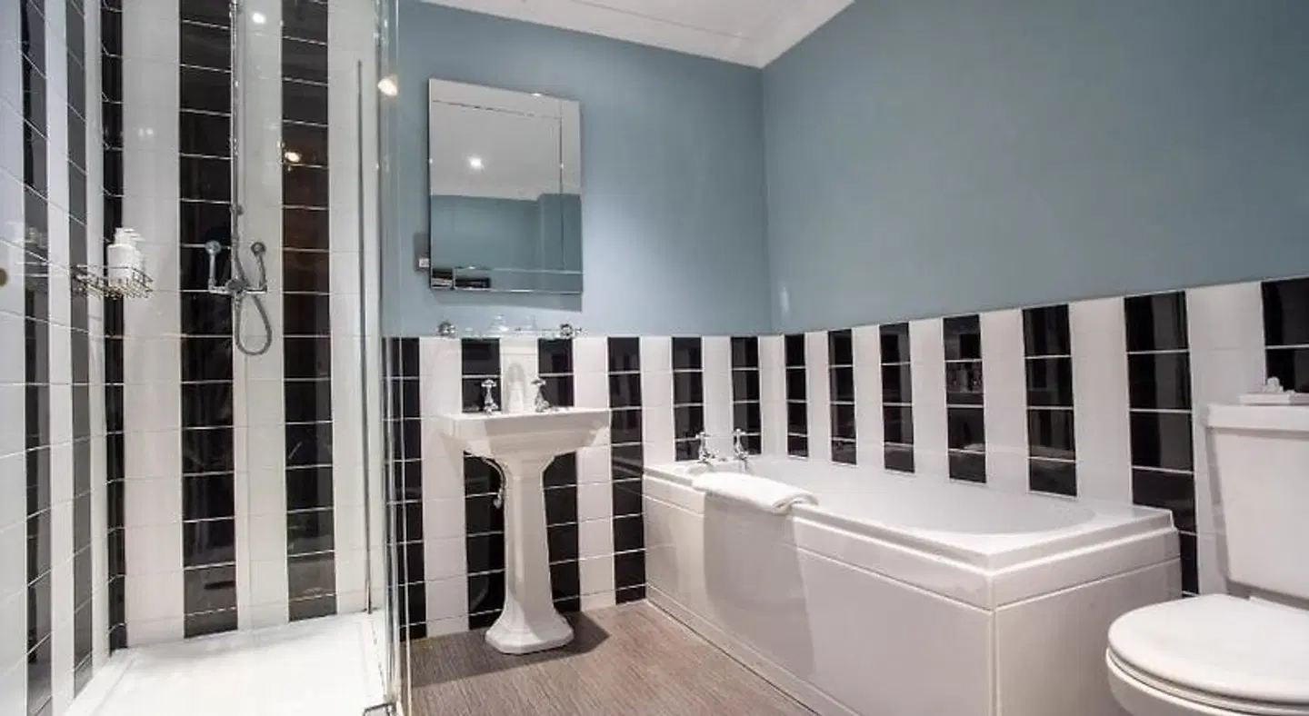 Stonehouse Court Badezimmer