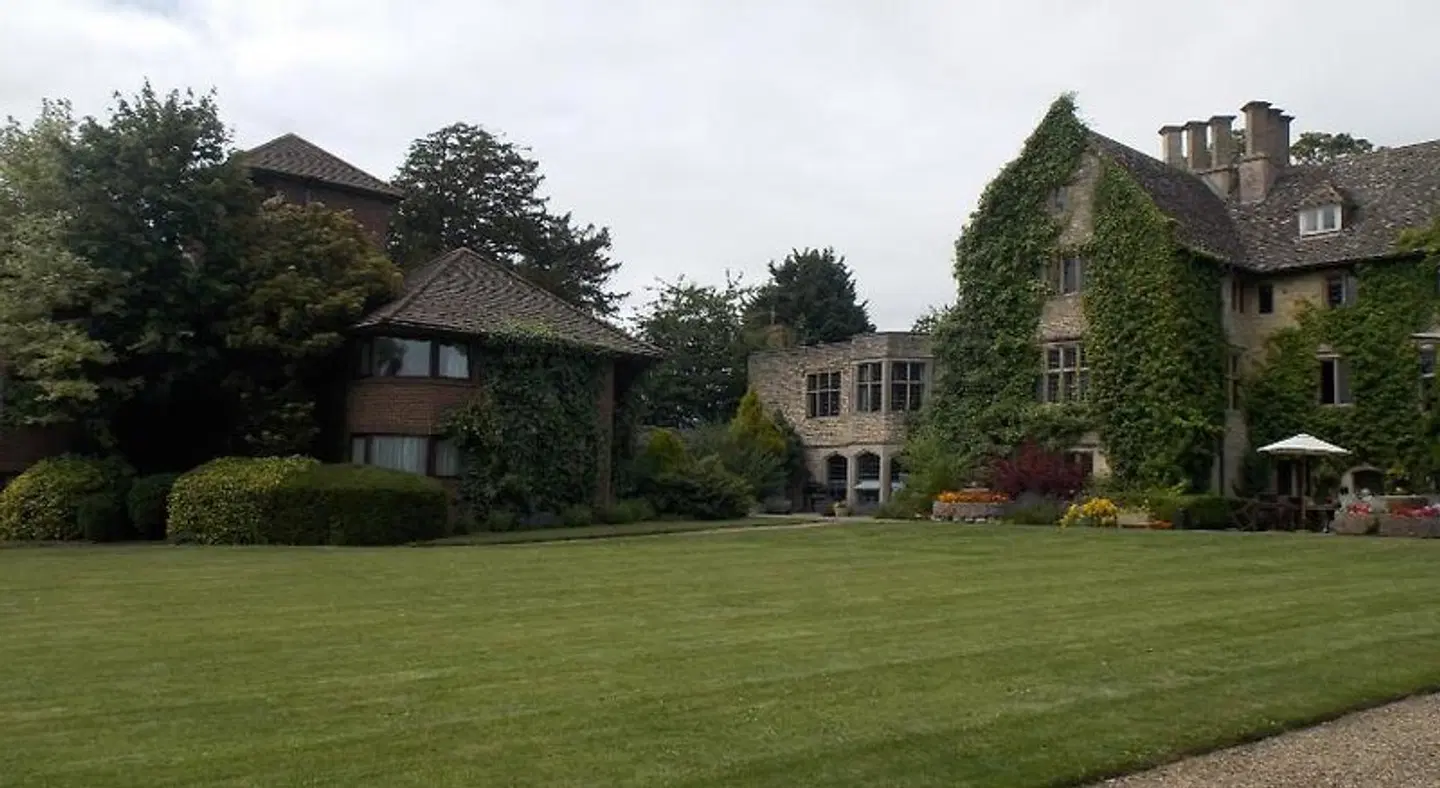 Stonehouse Court EXTERIOR