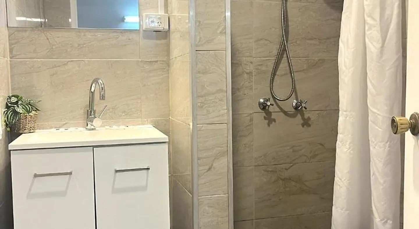 Camden Motor Inn Badezimmer