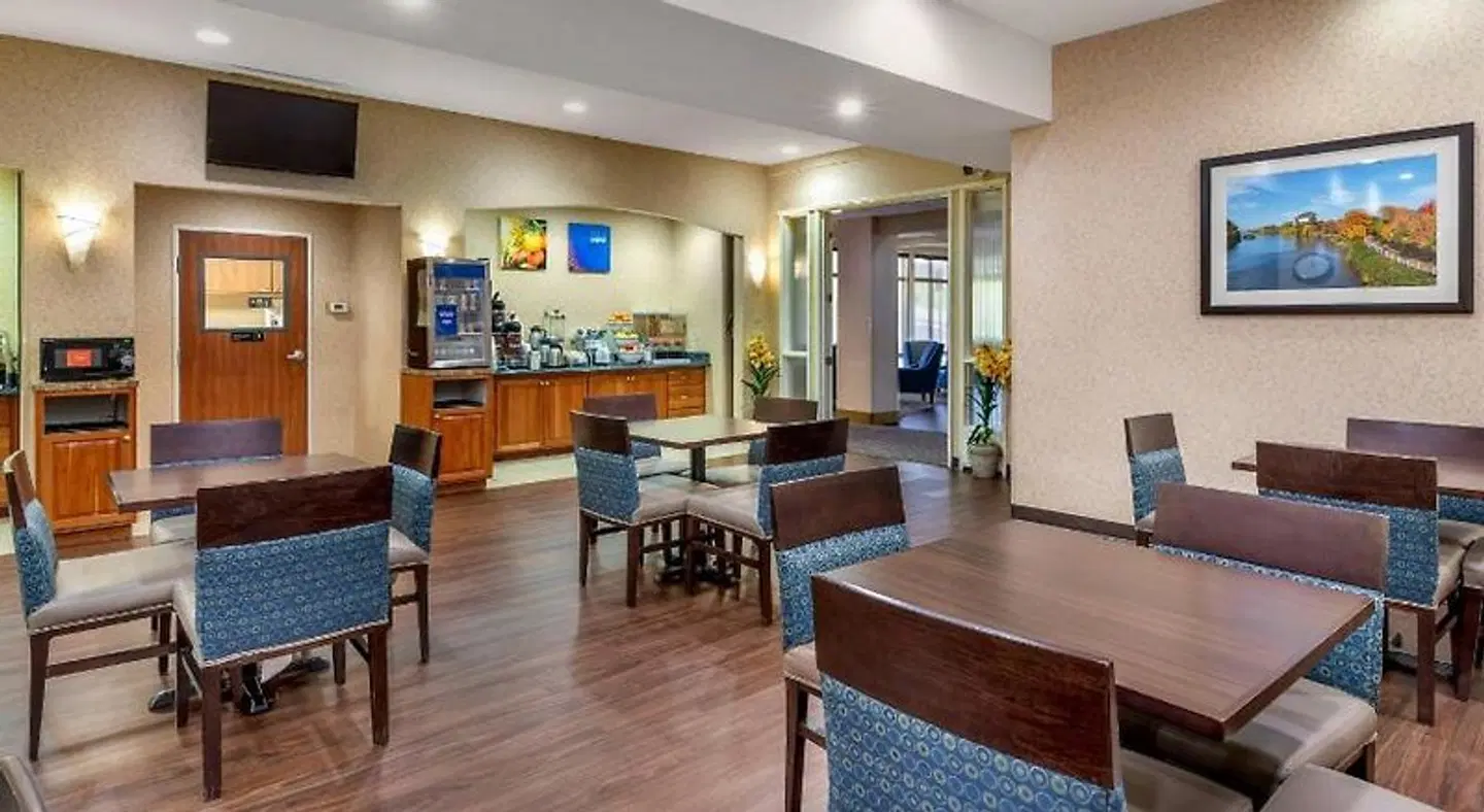 Comfort Suites Eugene LOUNGE_LOBBY