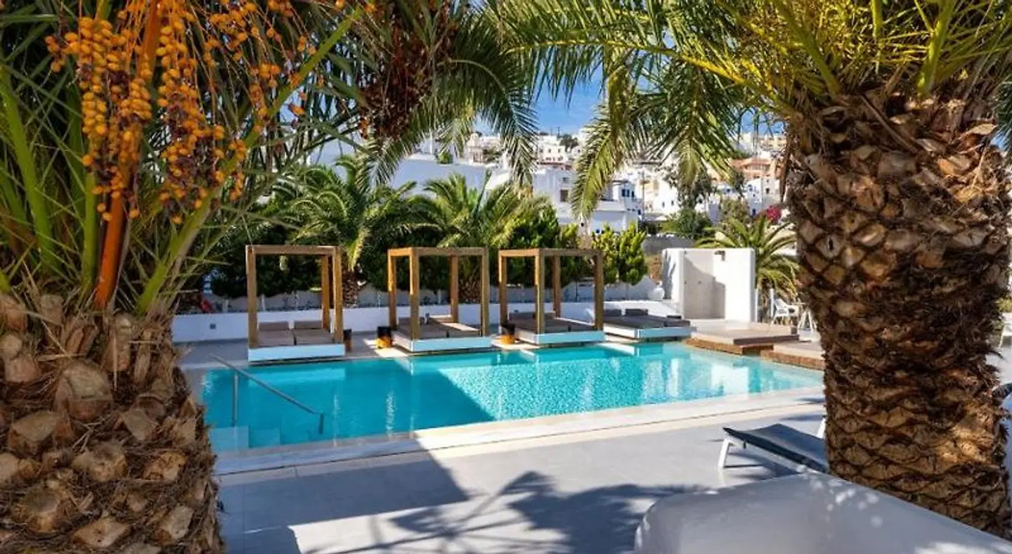 Callia Retreat Suites OUTDOOR_POOL