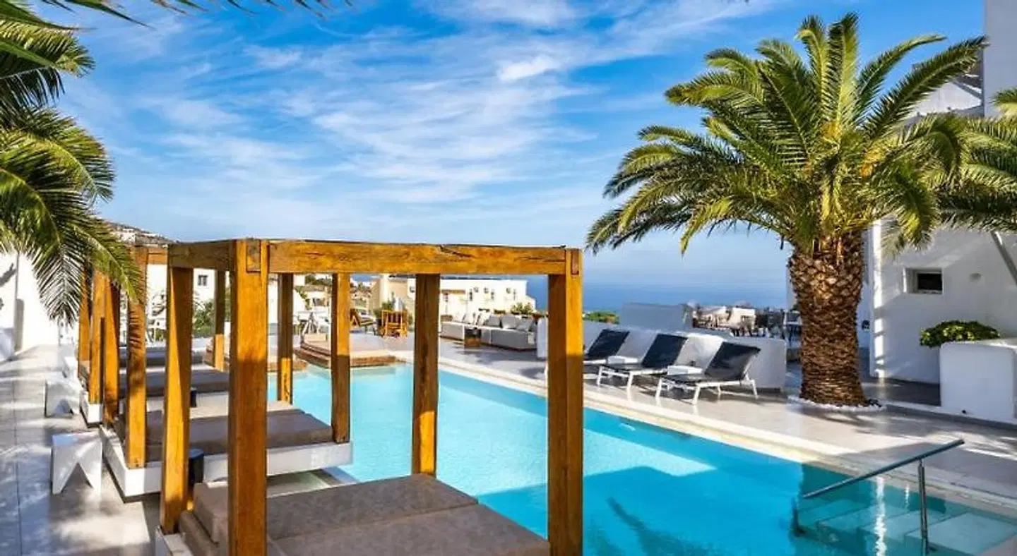 Callia Retreat Suites OUTDOOR_POOL