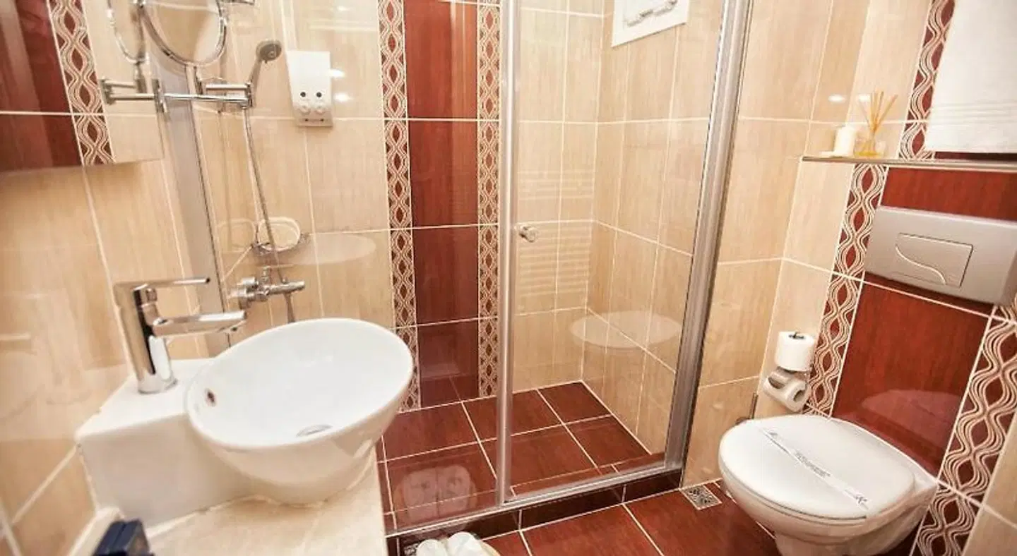 Raymond Hotel Badezimmer