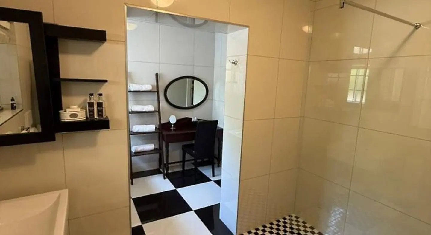 Forest Hall Guest House Badezimmer