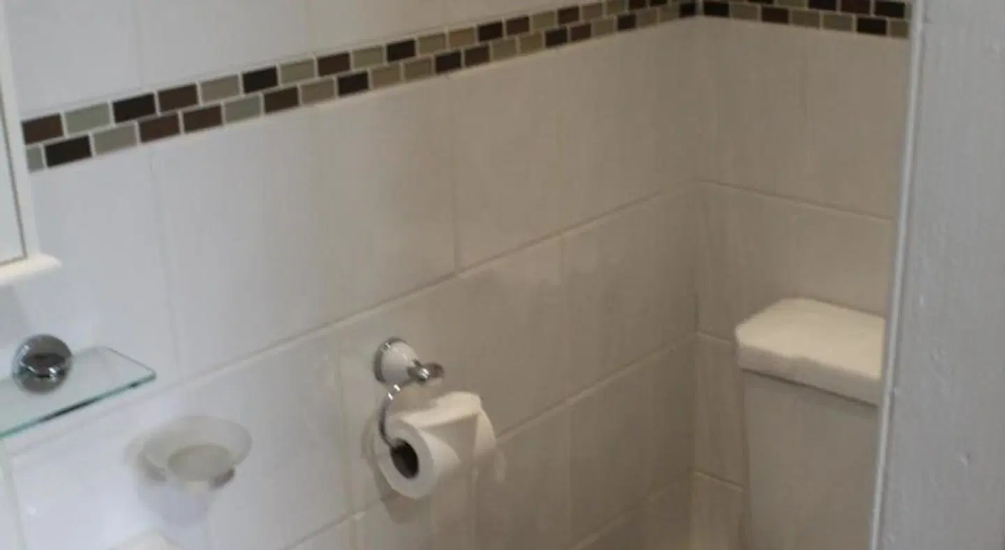 Oakwell Guest House Badezimmer