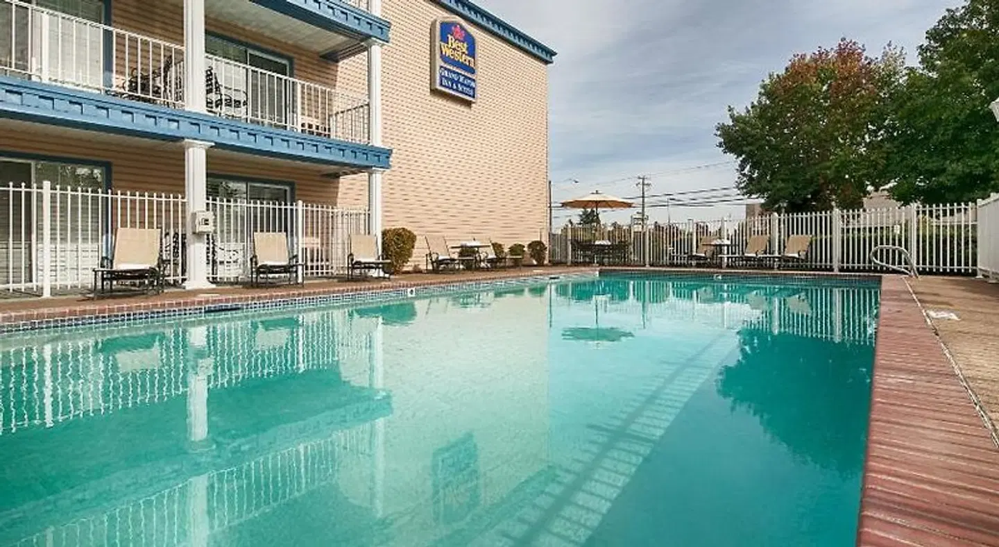 Best Western Corvallis OUTDOOR_POOL