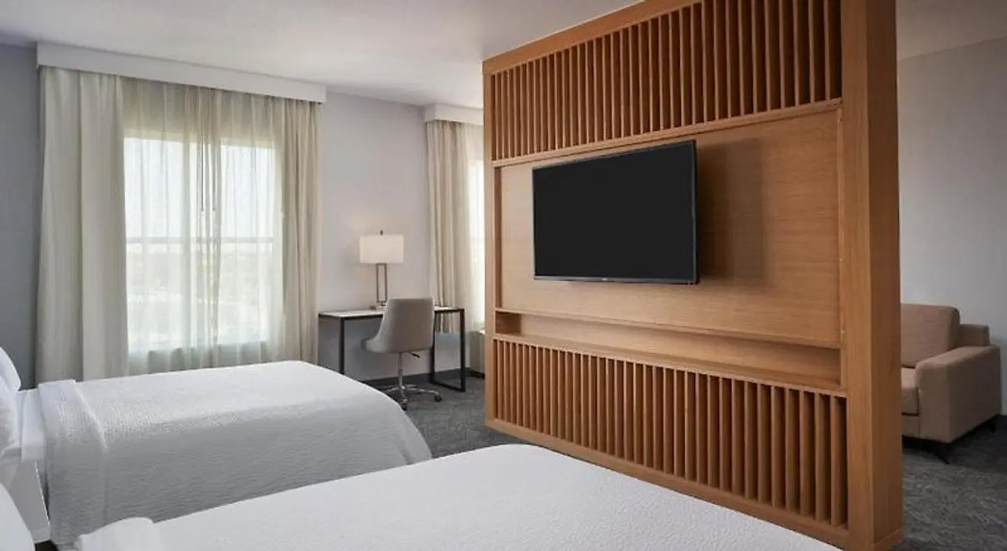 DoubleTree by Hilton Houston Westchase ROOM_EXAMPLE