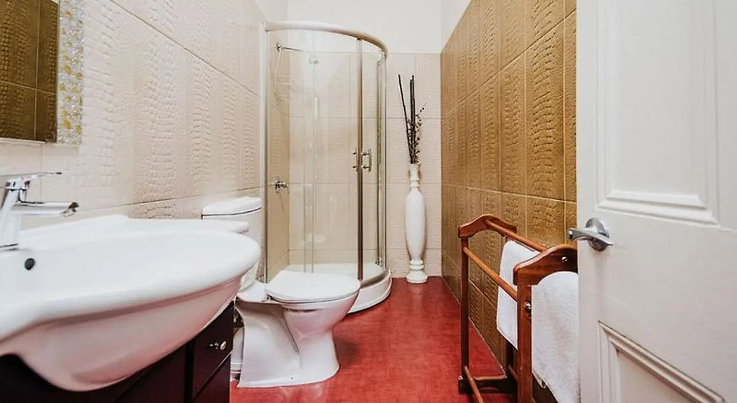Albert Guest House and Mills Spa Suites Badezimmer