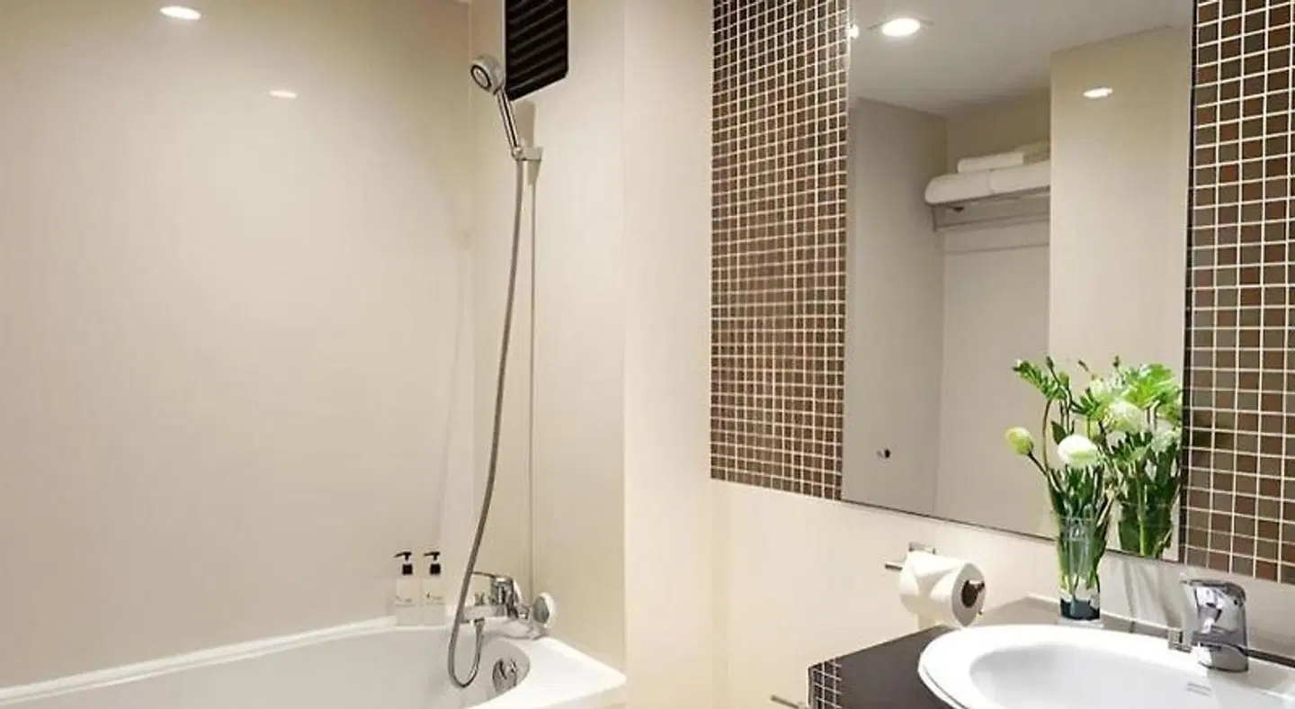 Holiday Garden Hotel & Resort Badezimmer