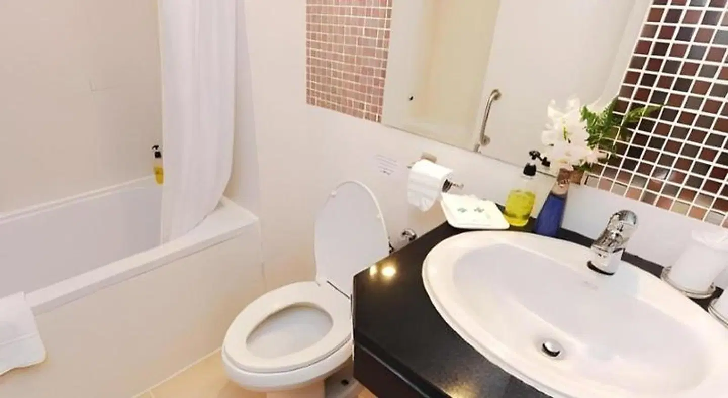 Holiday Garden Hotel & Resort Badezimmer