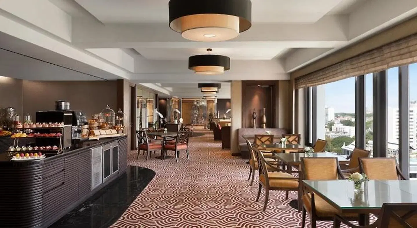 Shangri-La Hotel, Chiang Mai Restaurant