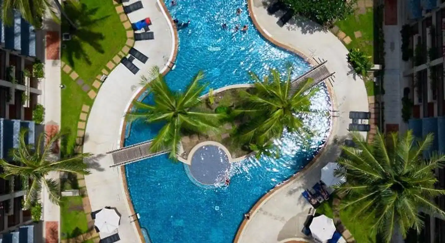 Radisson Resort and Suites Phuket Pool