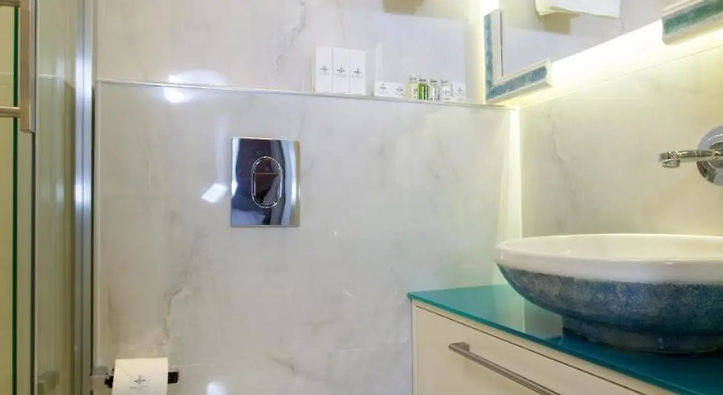 Hotel Pera Parma Badezimmer