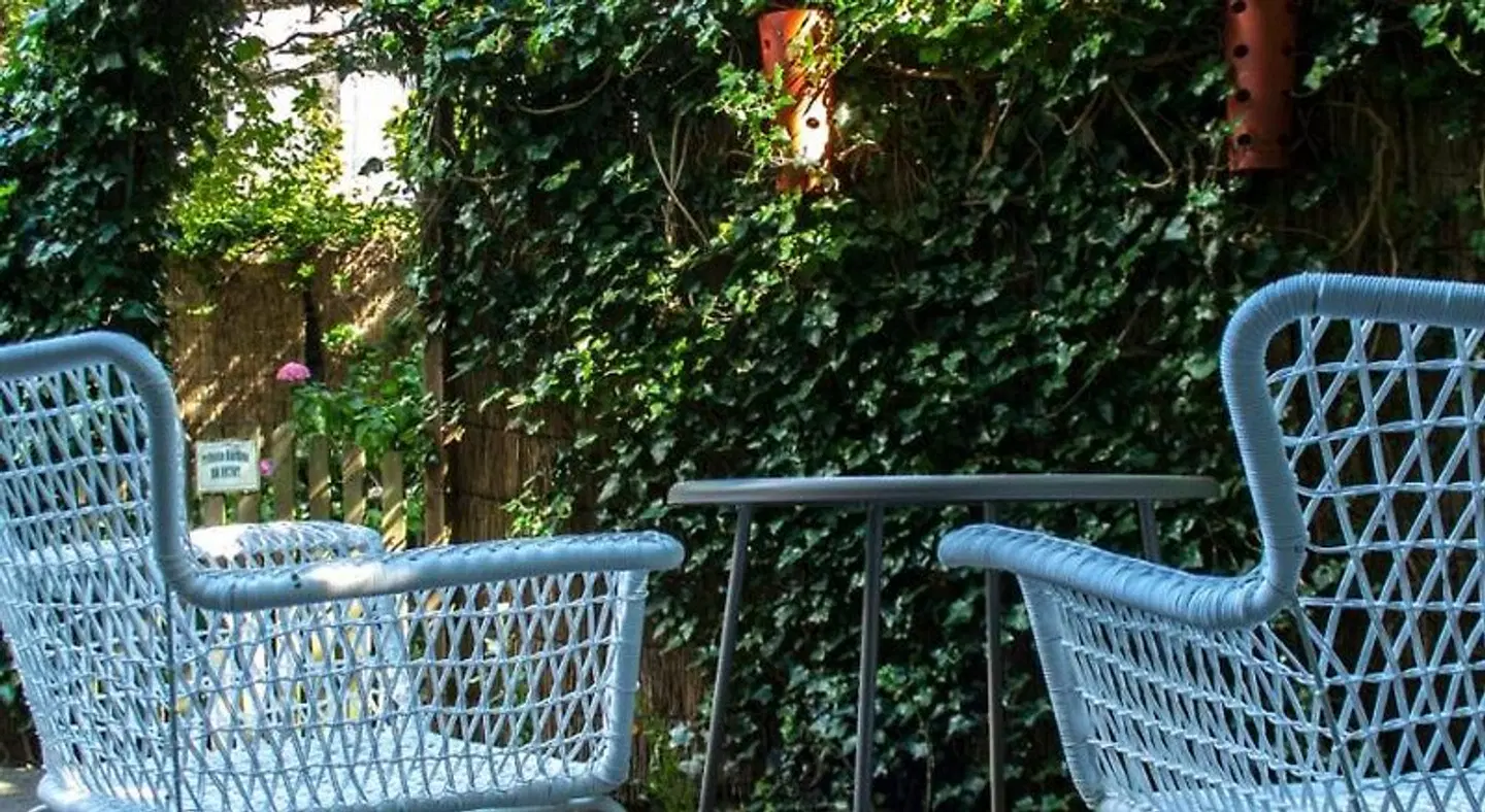 The Neighbours Magnolia Terrasse