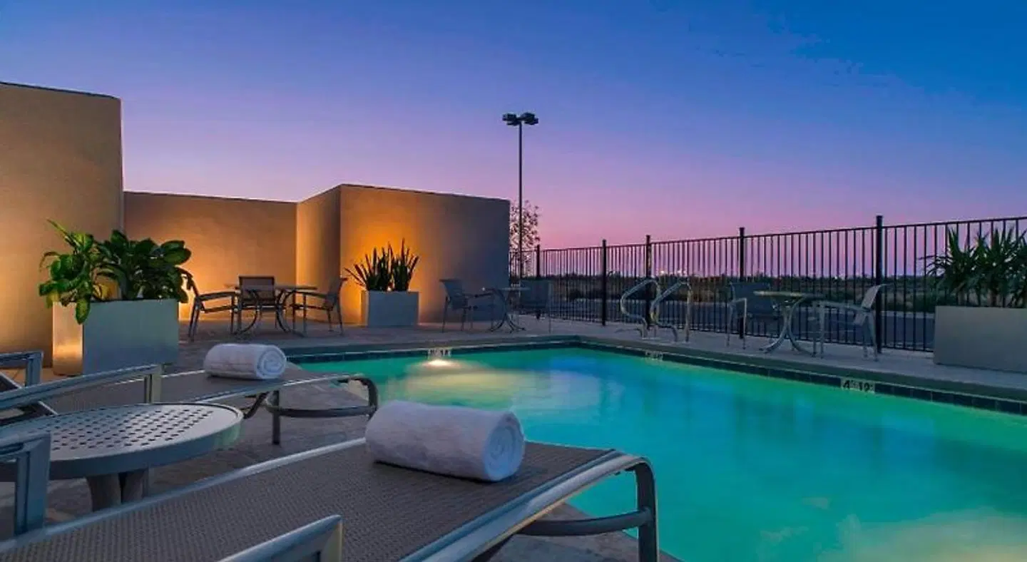 Four Points by Sheraton Midland OUTDOOR_POOL