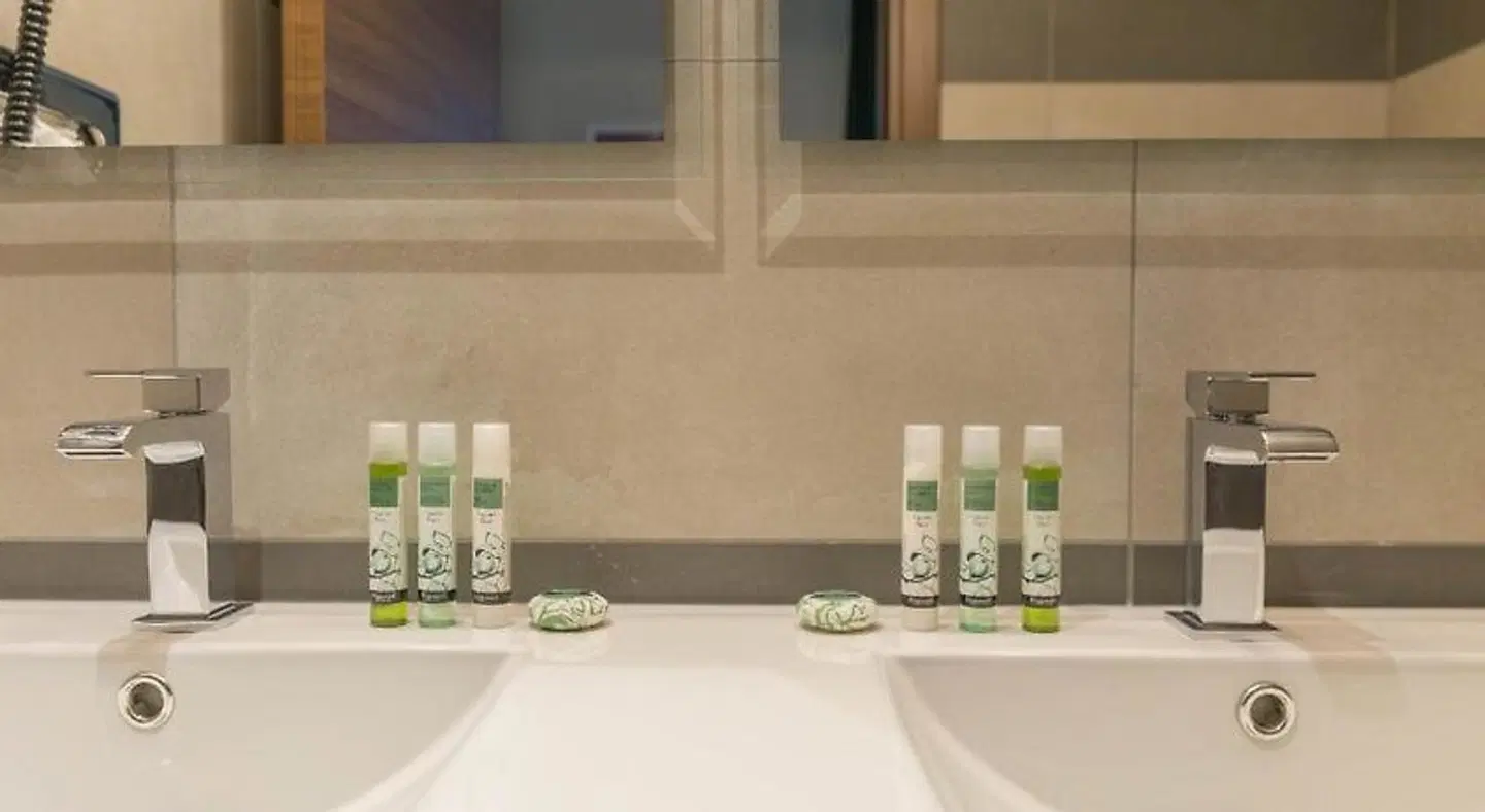 Hôtel Nice Azur Riviera Badezimmer