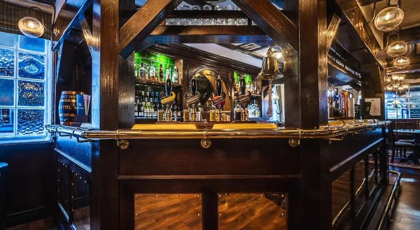 The Pied Bull Bar