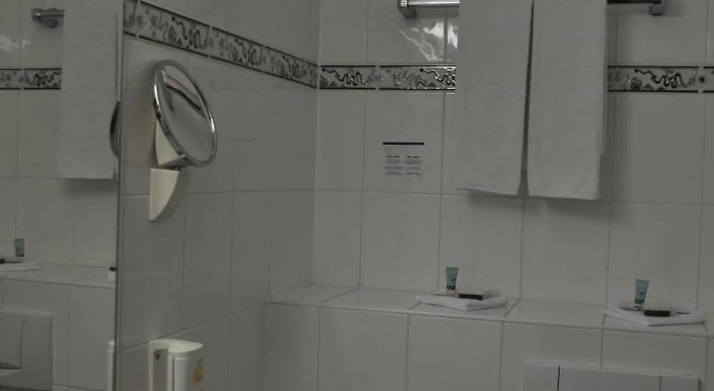 Frankfurt Airport Hotel Rüsselsheim by Trip Inn Badezimmer