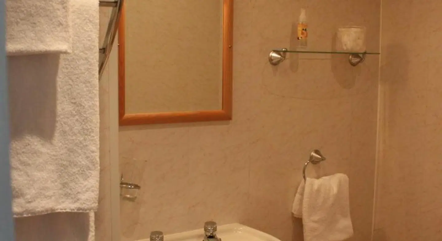 The Collingdale Guest House Badezimmer