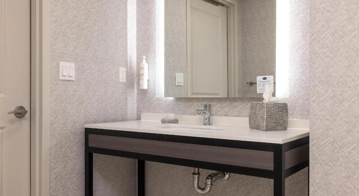 Hampton Inn & Suites Portsmouth Downtown Badezimmer