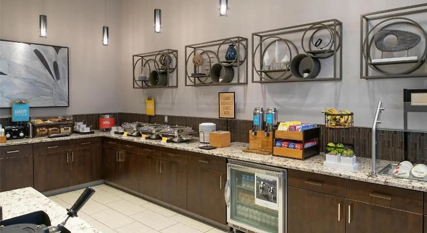 Hampton Inn & Suites Portsmouth Downtown Restaurant