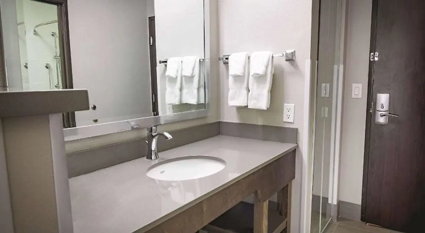 Best Western Plus Spokane North Badezimmer