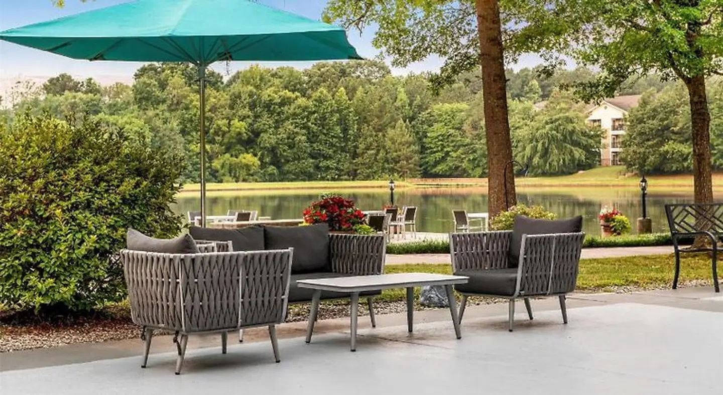 DoubleTree Suites by Hilton Raleigh-Durham Terrasse