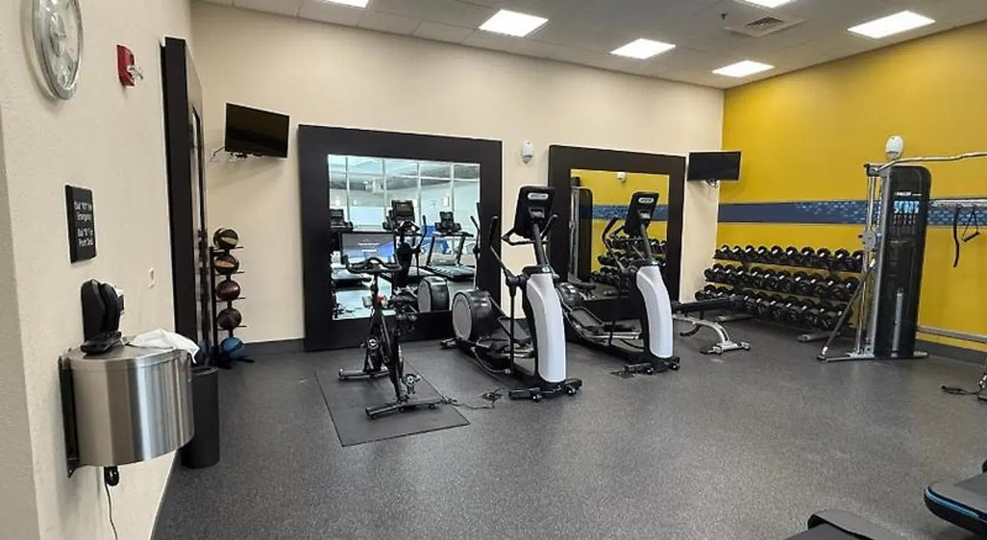 Hampton Inn & Suites Raleigh Downtown SPORTS_AND_LEISURE