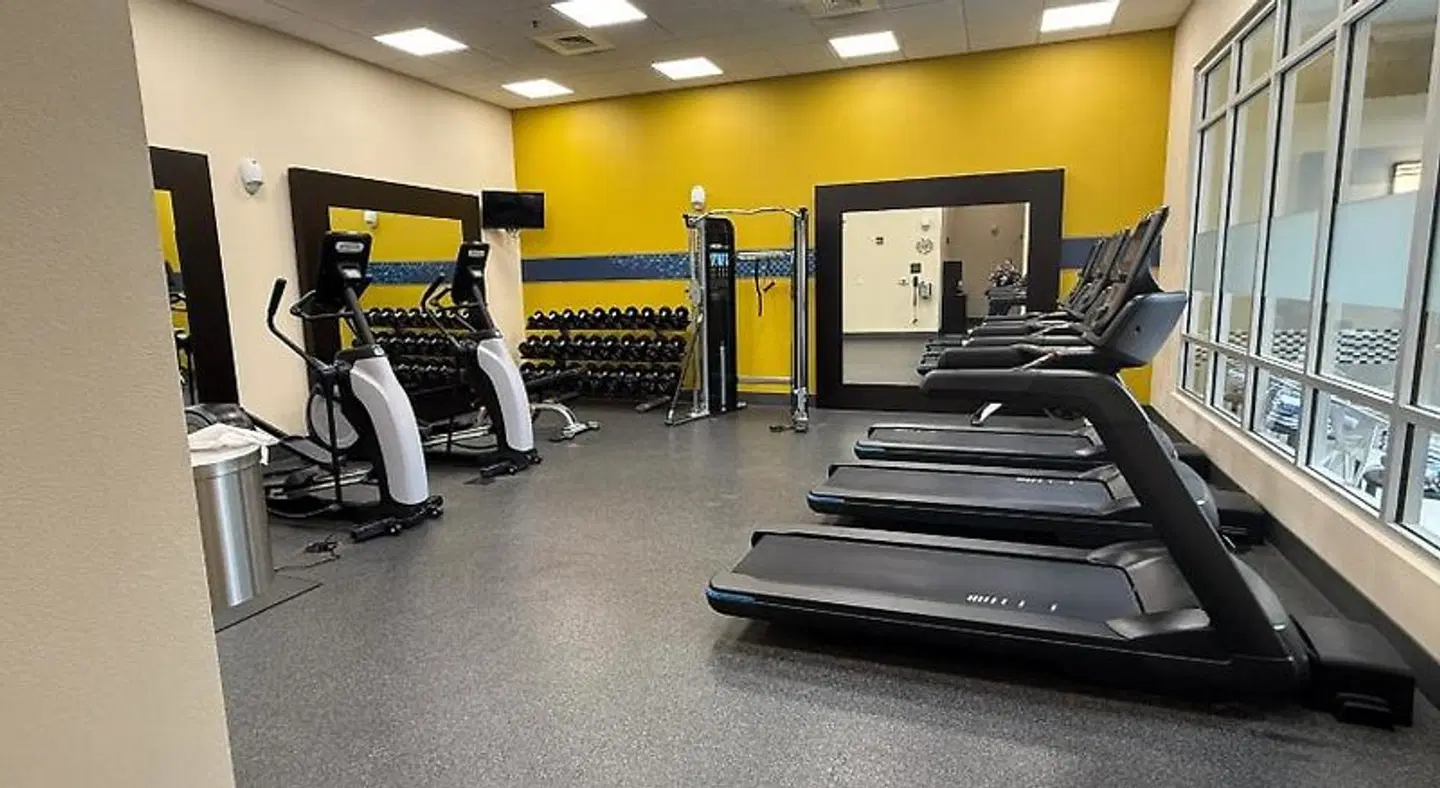 Hampton Inn & Suites Raleigh Downtown SPORTS_AND_LEISURE