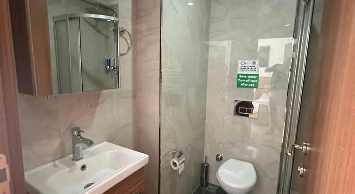 Hotel La SERA Badezimmer
