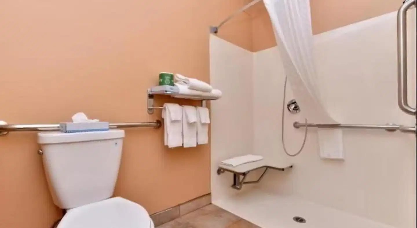 Candlewood Suites San Diego Badezimmer