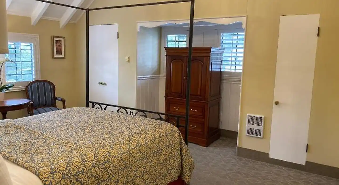 Normandy Inn Wohnbeispiel