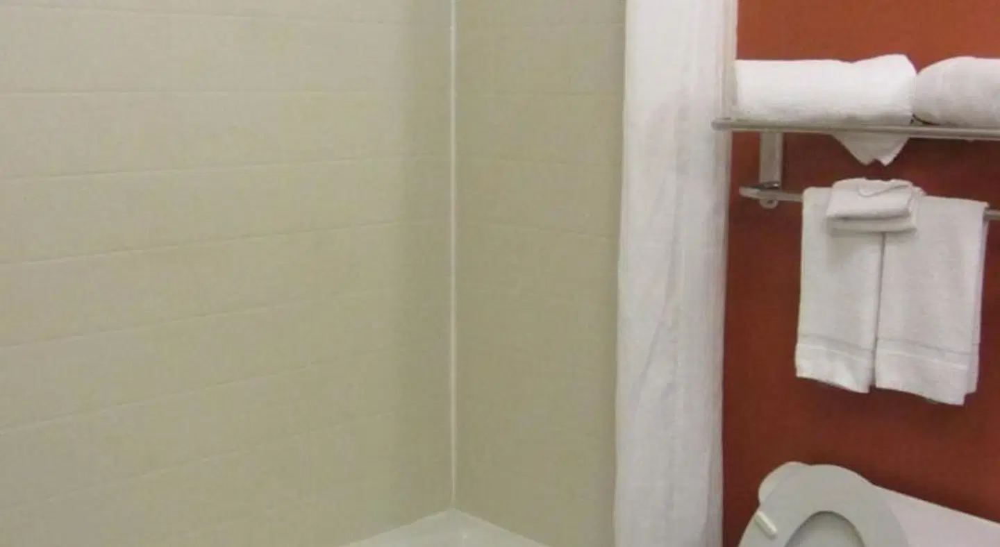 Sleep Inn & Suites Lubbock Badezimmer