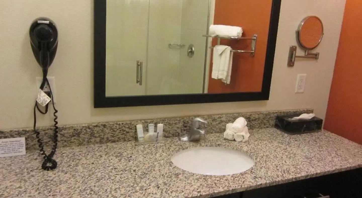 Sleep Inn & Suites Lubbock Badezimmer