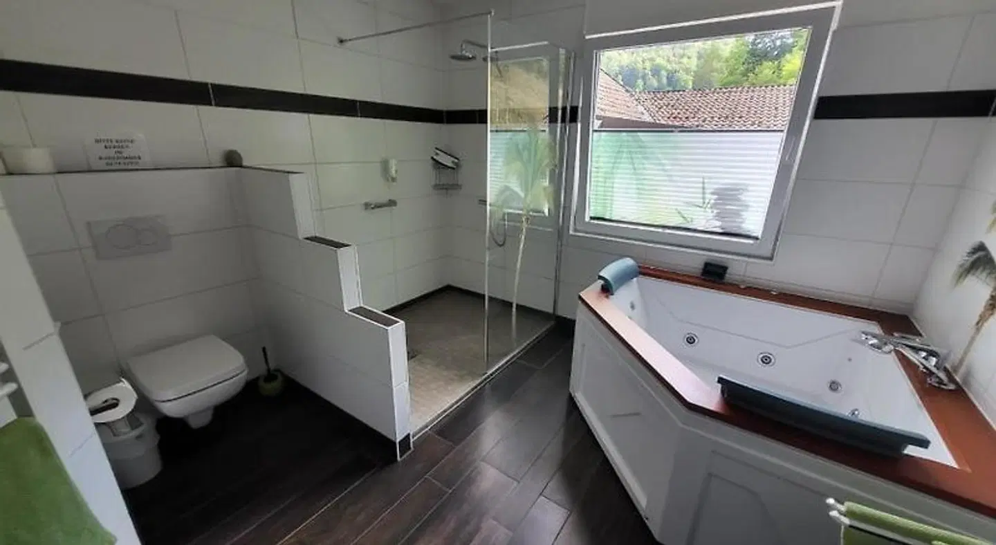 Landgasthof Kleine Kommode Badezimmer