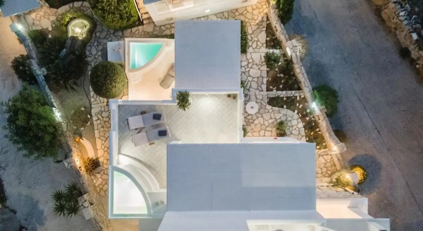 Aeolos Luxury Villas & Suites OUTDOOR_POOL