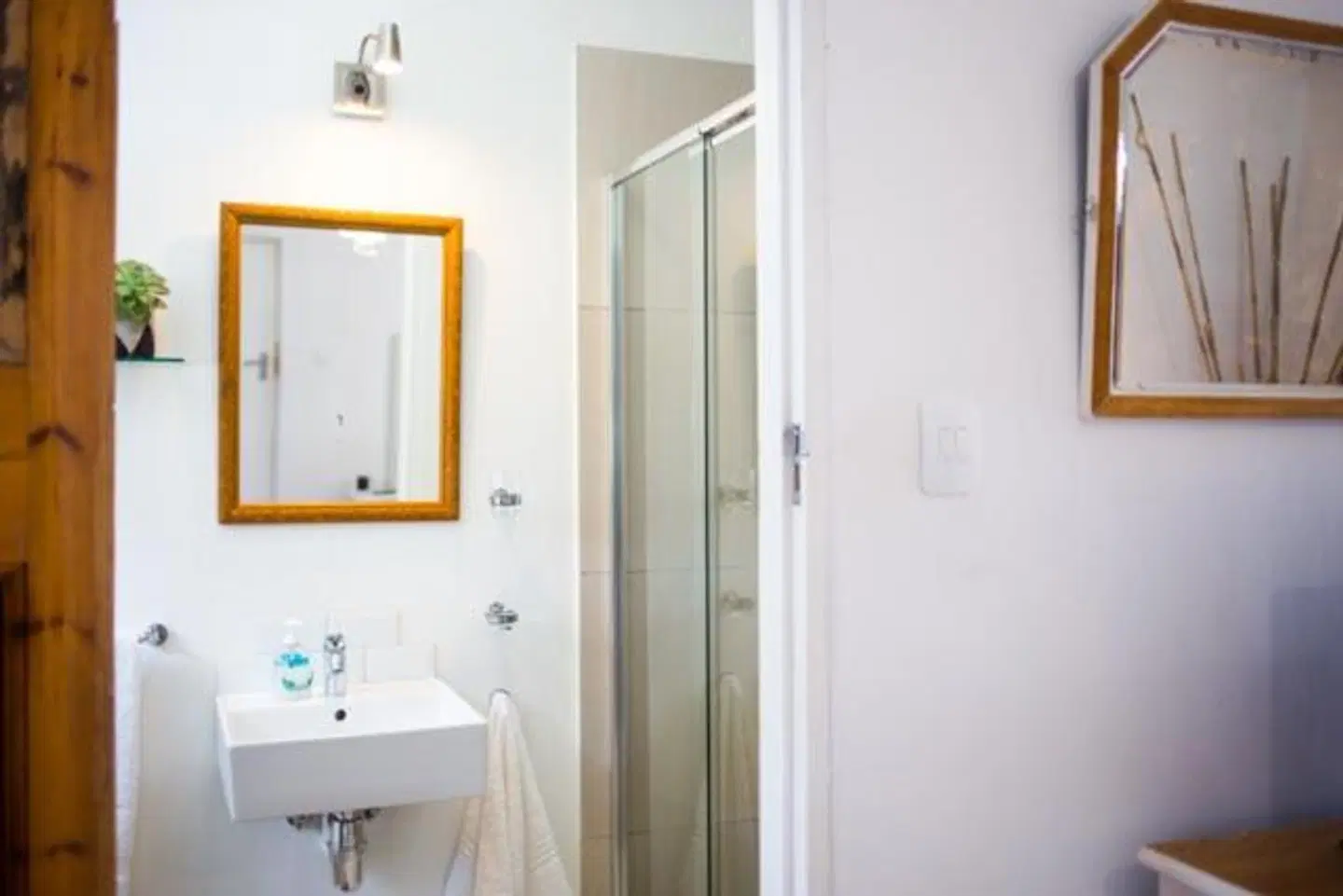 Radium Hall Guest House Badezimmer