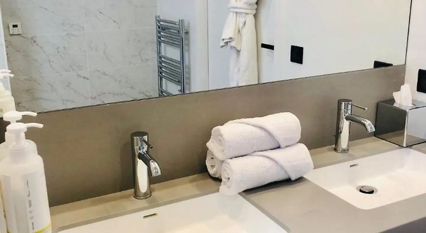 Philippe Le Bon ROOM_EXAMPLE