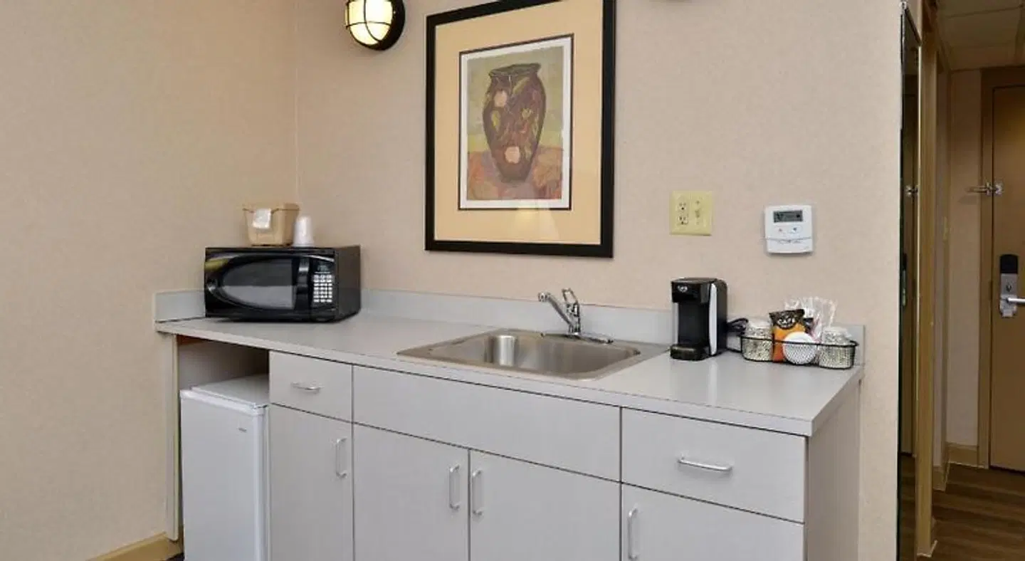 Hawthorne Inn & Conference Center ROOM_EXAMPLE