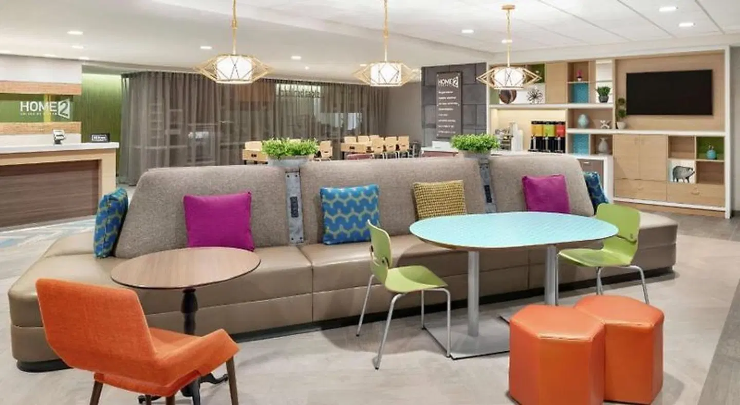 Home2 Suites by Hilton Bismarck Bar
