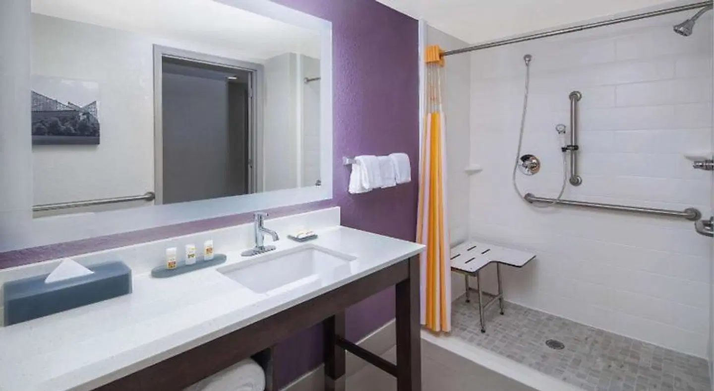 La Quinta Inn & Suites by Wyndham Chattanooga - East Ridge Badezimmer