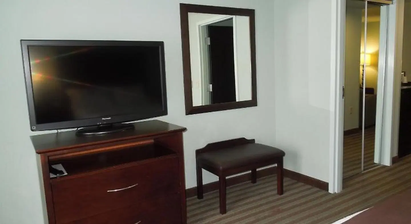 Holiday Inn & Suites Williamsburg-Historic Gateway by IHG ROOM_EXAMPLE