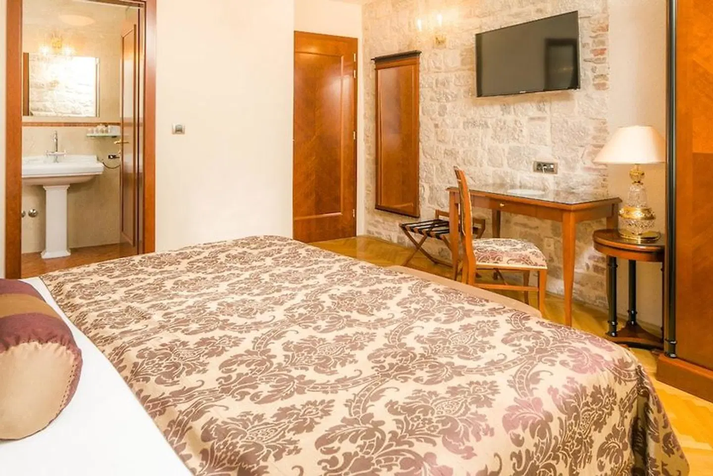 Palace Judita Heritage Hotel ROOM_EXAMPLE